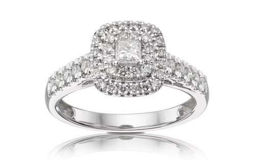 Diamond princess ring 18ct - ring.,