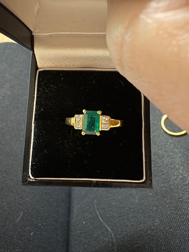 Emerald and diamond ring - and,