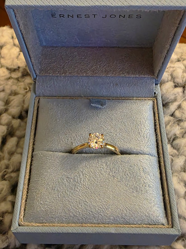 Ernest jones 9ct - jones, gold