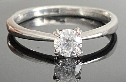 18ct gold solitaire - 18ct, 1