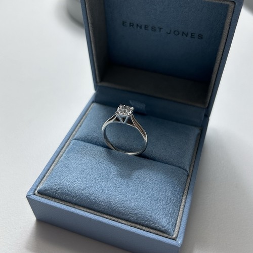 9ct white gold 25ct diamond - white,
