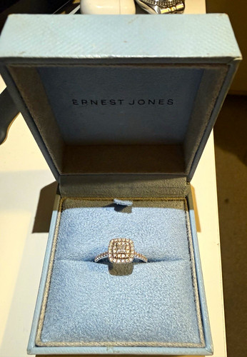 Ernest jones 18ct gold half - jones, gold,