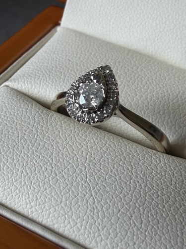 9ct white gold diamond halo - gold,