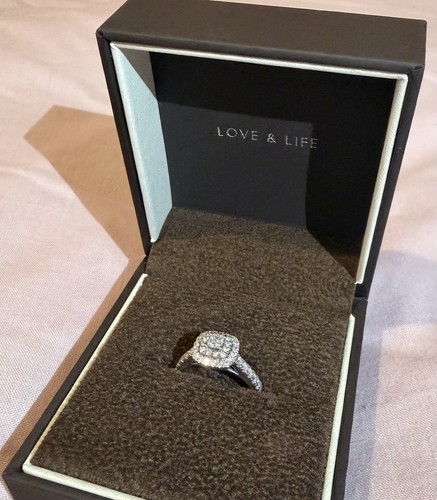 18ct white gold - white, 0.50